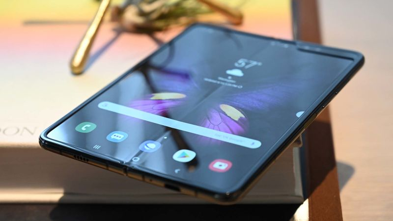 El pliegue es más visible desde ciertos ángulos, pero de frente es casi imperceptibleFoto: Sam Rutherford (Gizmodo)